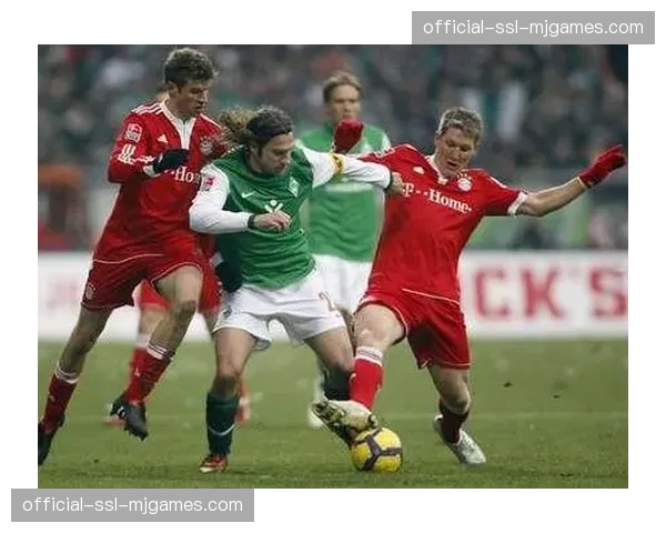 退役名宿施魏因斯泰格在专栏中谈现代足球对中场球员攻防覆盖面的要求 退役名宿施魏因斯泰格在专栏中谈现代足球对中场球员攻防覆盖面的要求