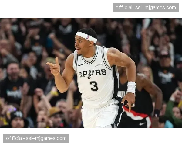 马刺凯尔登·约翰逊高票当选NBA年度最佳第六人，82场全替补创纪录